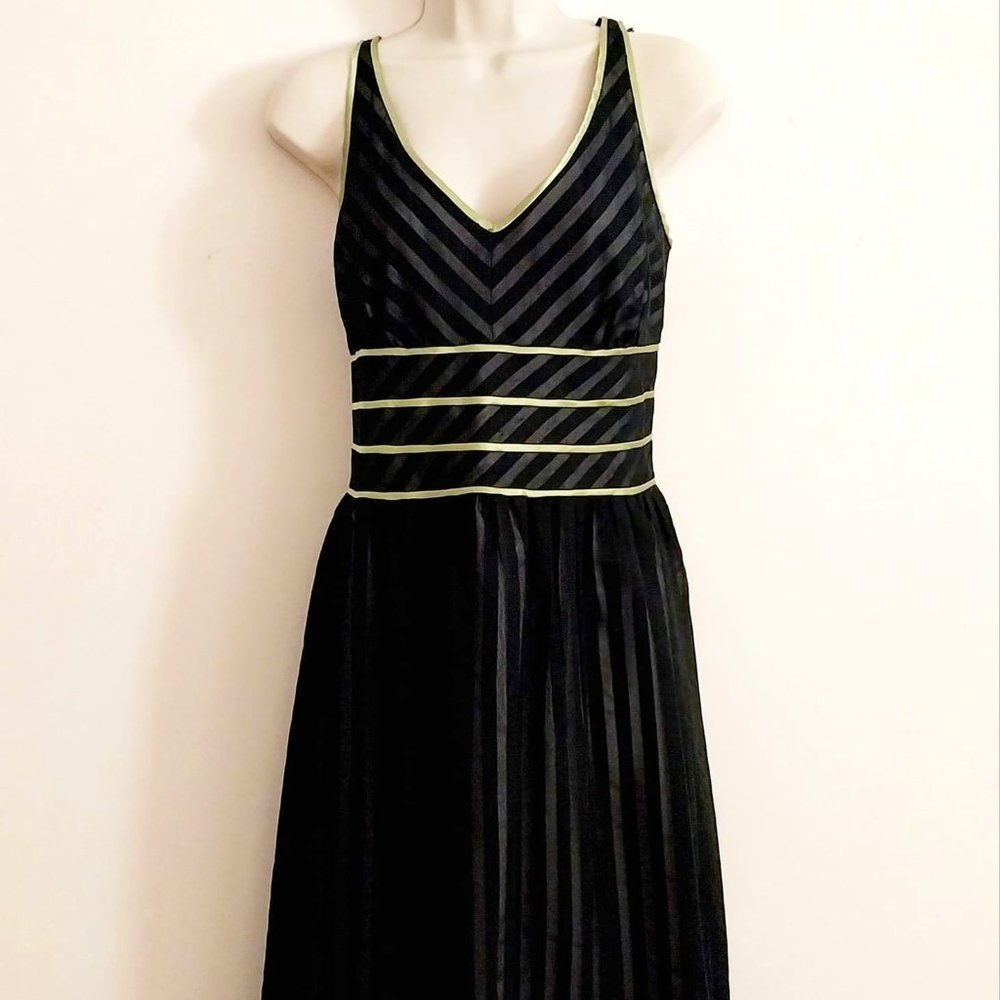 Signature by Robbie Bee Dress Size 12 Petite